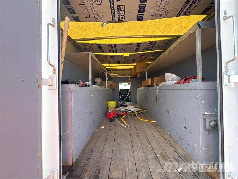 Chevrolet Express 3500 4x2 Utility Truck شاحنات خفيفة/مفصلية الجوانب