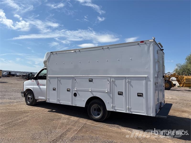 Chevrolet Express 3500 4x2 Van Truck شاحنات ذات هيكل صندوقي