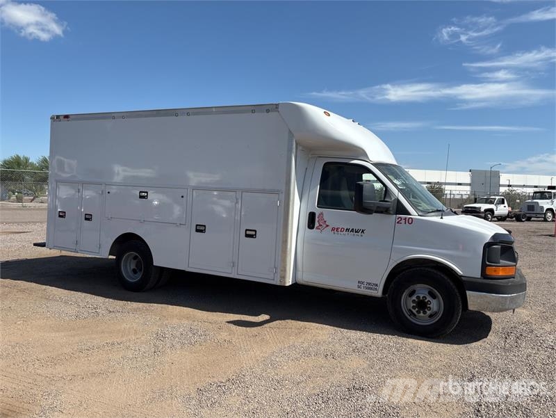 Chevrolet Express 3500 4x2 Van Truck شاحنات ذات هيكل صندوقي