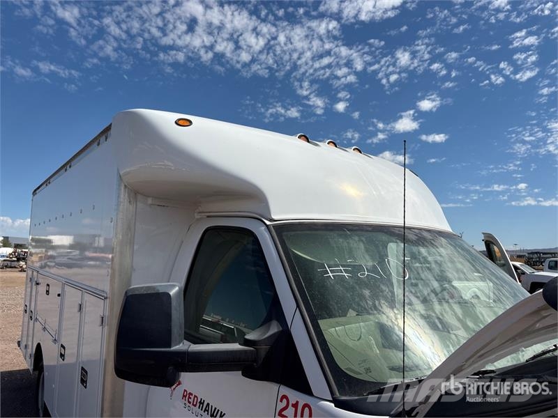 Chevrolet Express 3500 4x2 Utility Truck شاحنات خفيفة/مفصلية الجوانب