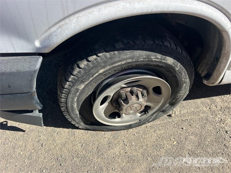 Chevrolet Express 3500 ボックスボディー、ウイング、箱車