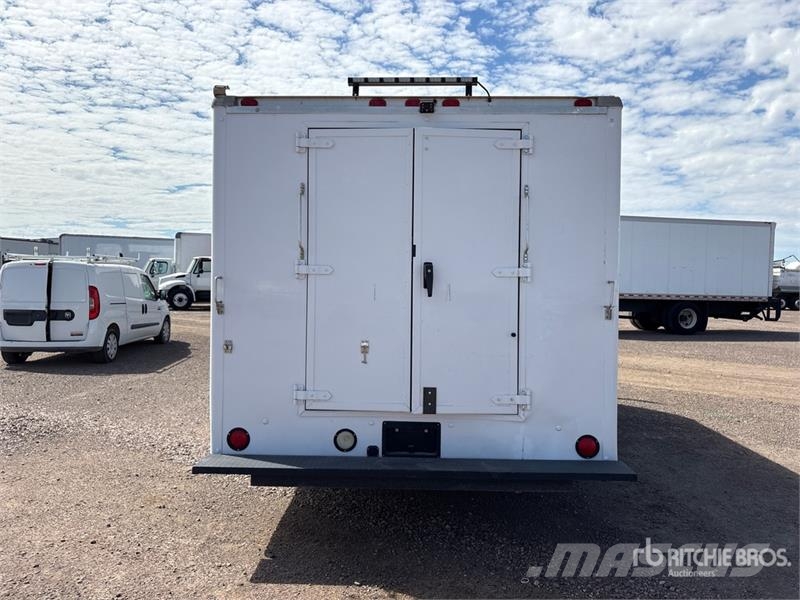 Chevrolet Express 3500 4x2 Utility Truck شاحنات خفيفة/مفصلية الجوانب