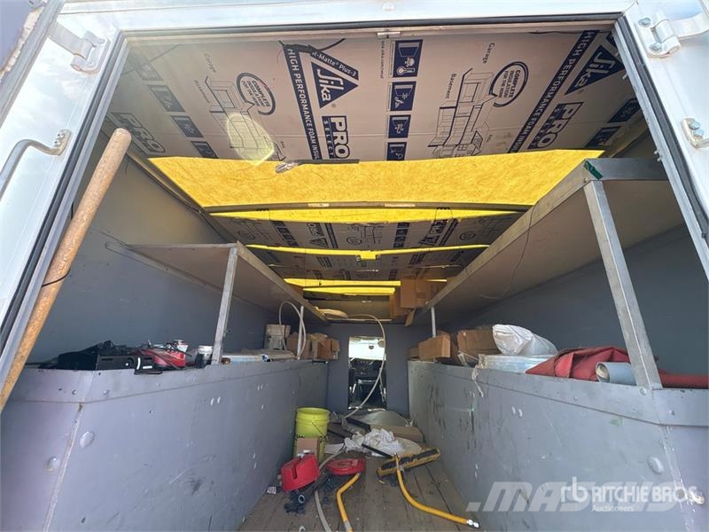 Chevrolet Express 3500 4x2 Utility Truck شاحنات خفيفة/مفصلية الجوانب