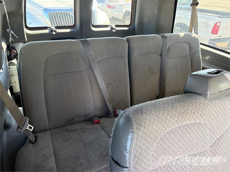 Chevrolet Express G3500 11 Passenger Van Dostavna vozila / kombiji