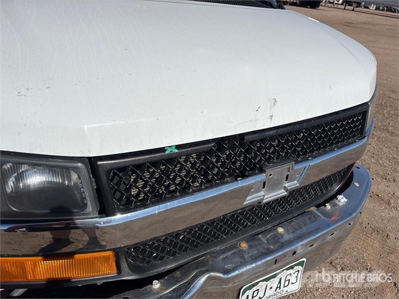 Chevrolet Express G3500 11 Passenger Van Dostavna vozila / kombiji