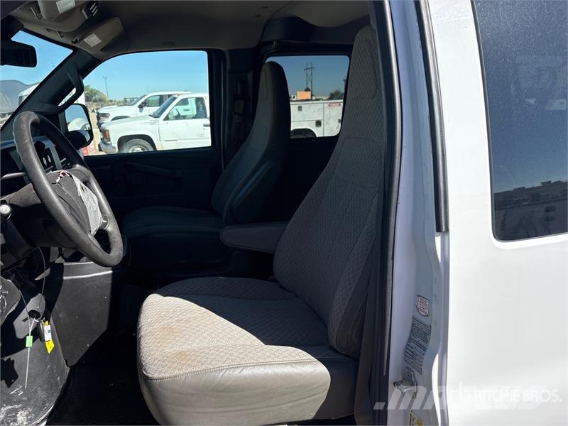 Chevrolet Express G3500 11 Passenger Van Dostavna vozila / kombiji