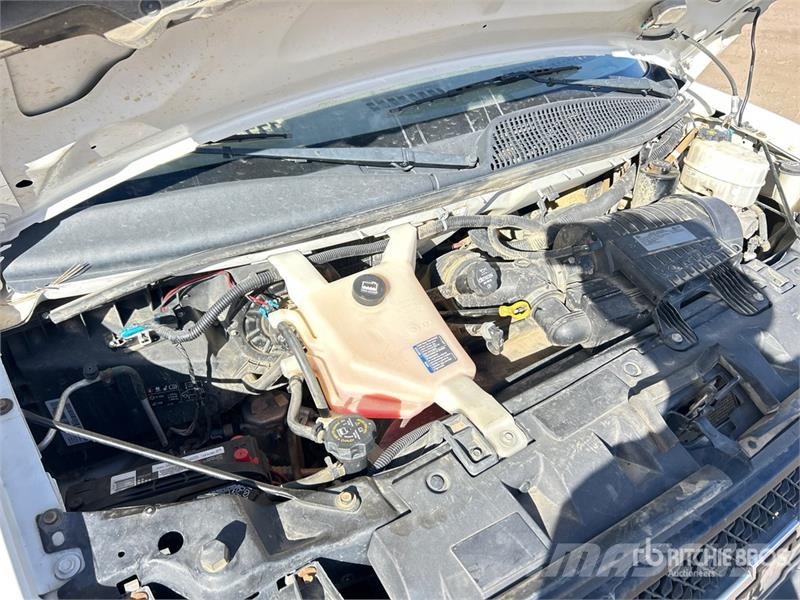 Chevrolet Express G3500 15 Passenger Van Panel vanlar