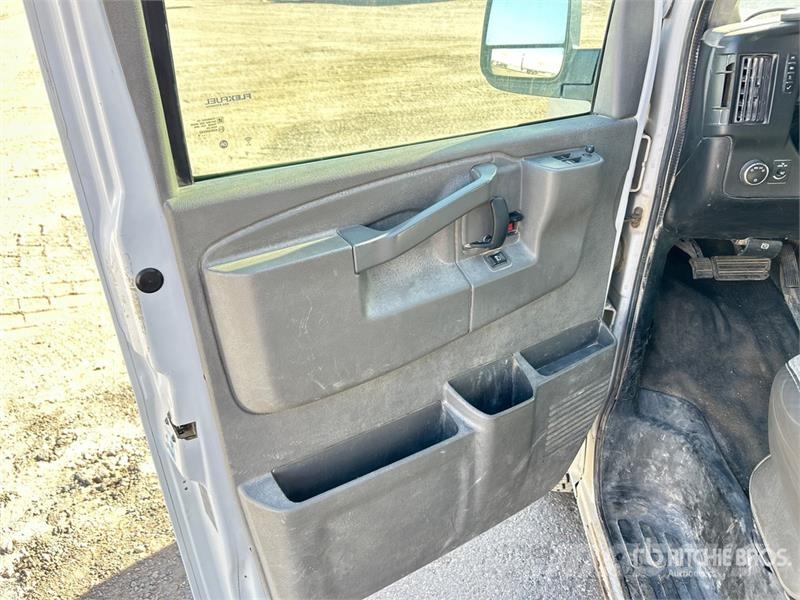 Chevrolet Express G3500 15 Passenger Van Panel vanlar