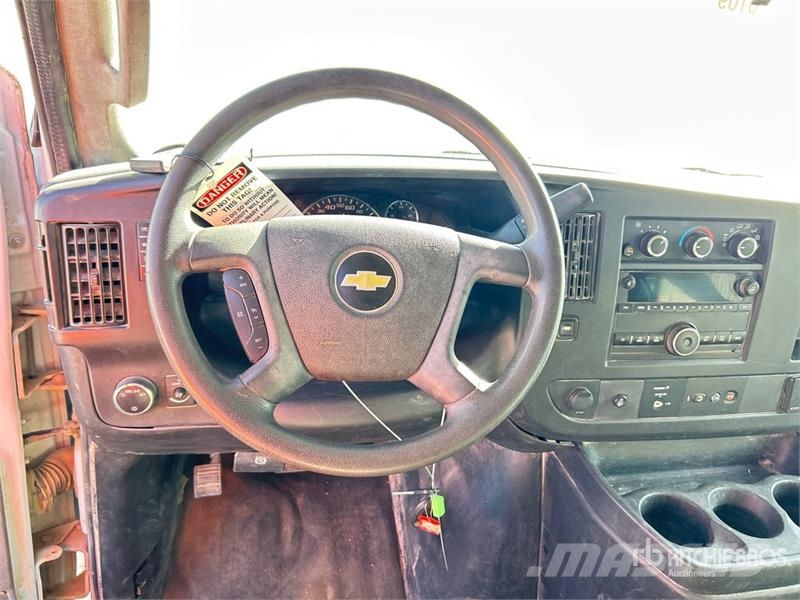 Chevrolet Express G3500 15 Passenger Van Panel vanlar
