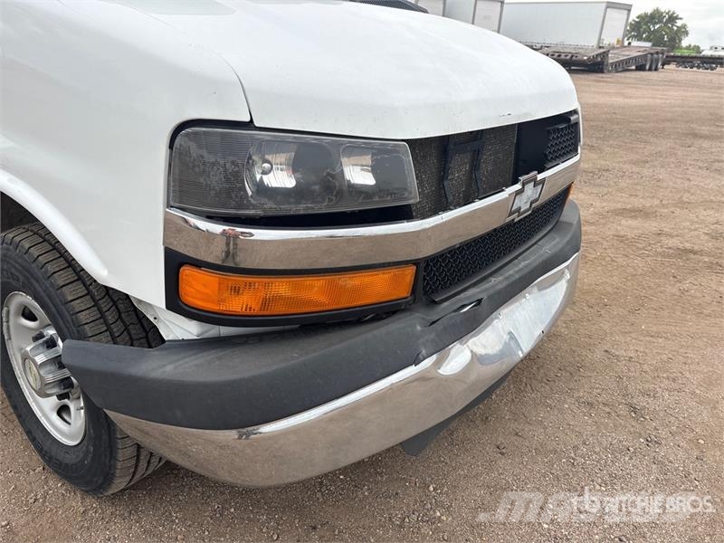 Chevrolet Express LT 3500 5 Passenger Van Kaubikud