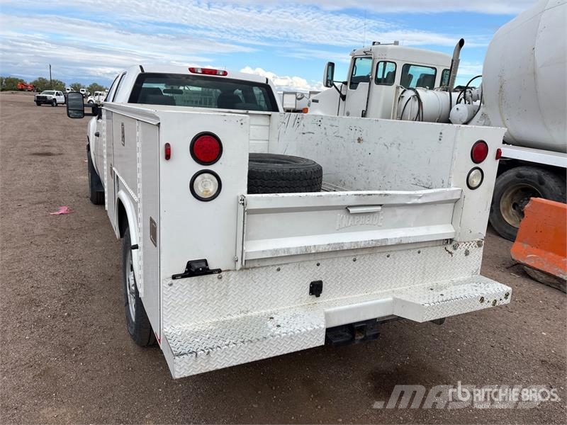 Chevrolet K3500 皮卡车