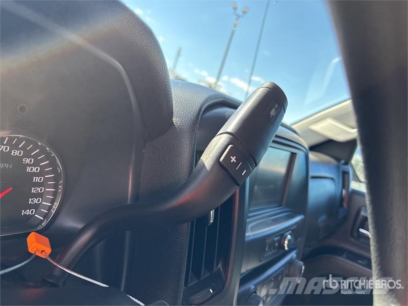 Chevrolet Silverado 1500 4x2 Crew Cab Pickup Ostalo