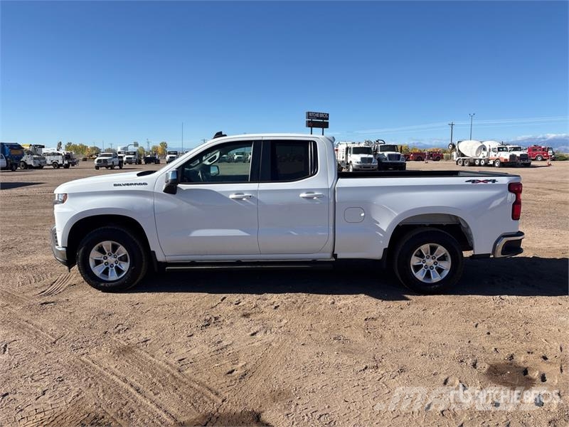 Chevrolet Silverado 1500 4x4 Extended Cab Pickup Otras furgonetas