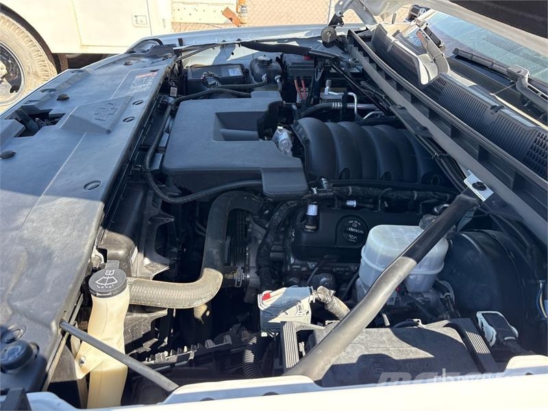 Chevrolet Silverado 1500 Custom 4x4 Extended Cab Pickup Drugi