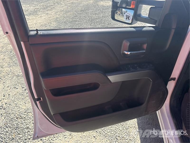 Chevrolet Silverado 1500 4x4 Crew Cab Pickup その他