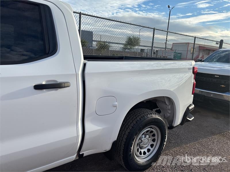 Chevrolet Silverado 1500 4x4 Crew Cab Pickup 其他