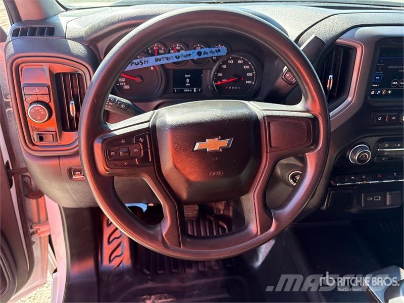 Chevrolet Silverado 1500 4x2 Utility Truck Pikaplar