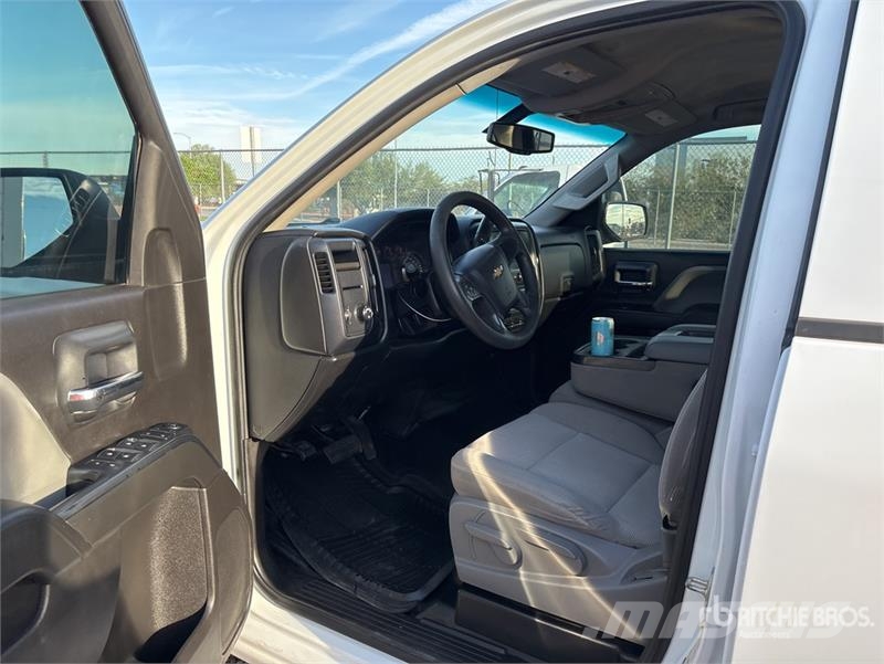 Chevrolet Silverado 1500 4x2 Crew Cab Pickup Други