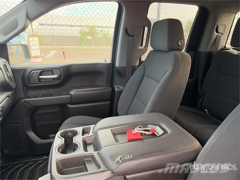 Chevrolet Silverado 1500 4x2 Crew Cab Pickup 其他