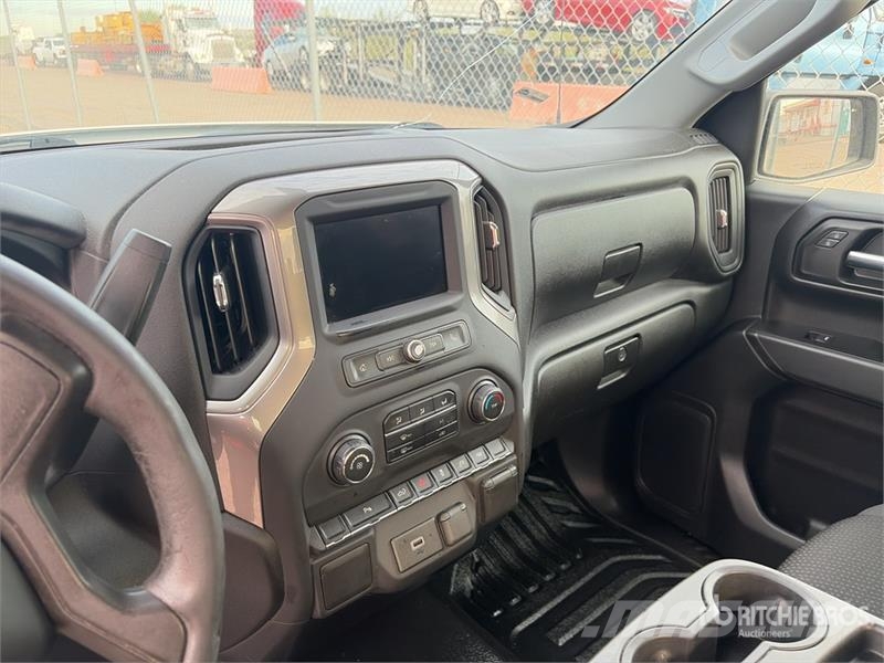 Chevrolet Silverado 1500 4x2 Crew Cab Pickup 其他