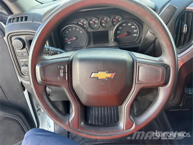 Chevrolet Silverado 1500 4x4 Crew Cab Pickup Інше