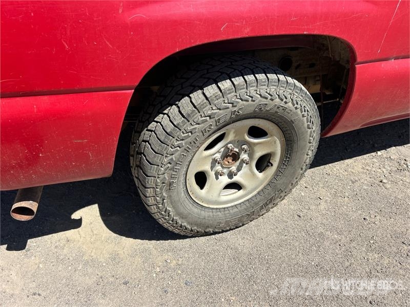 Chevrolet Silverado 1500 4x2 Pickup Outro