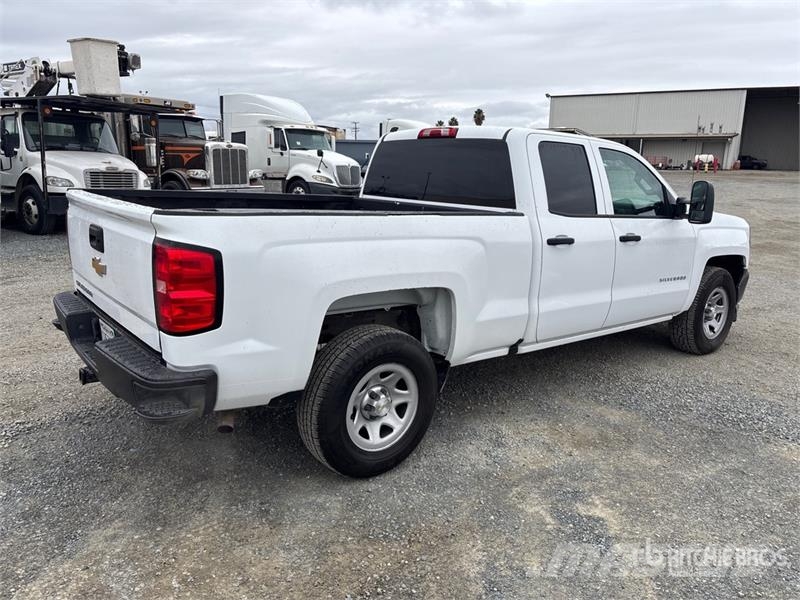 Chevrolet Silverado 1500 4x2 Crew Cab Pickup أخرى