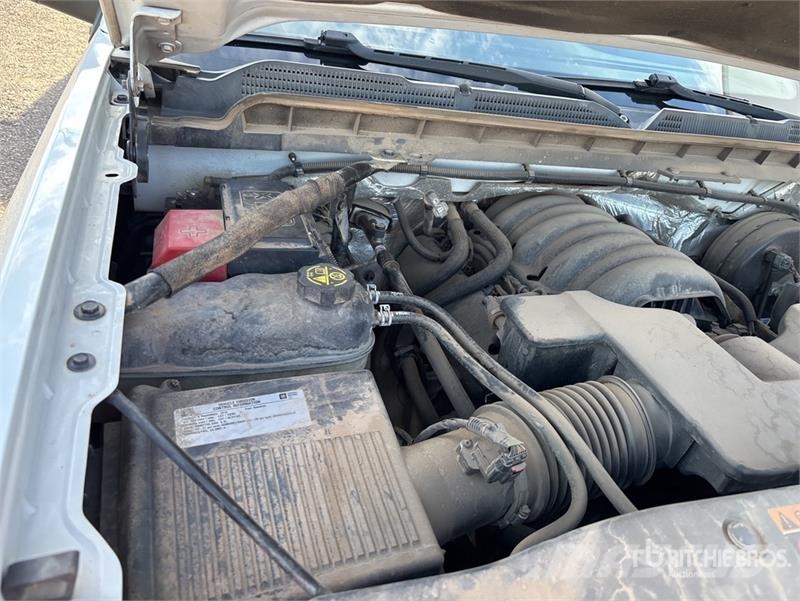 Chevrolet Silverado 1500 4x2 Crew Cab Pickup Други