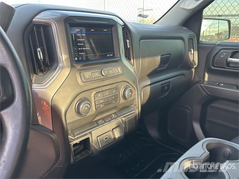 Chevrolet Silverado 1500 4x4 Crew Cab Pickup 其他