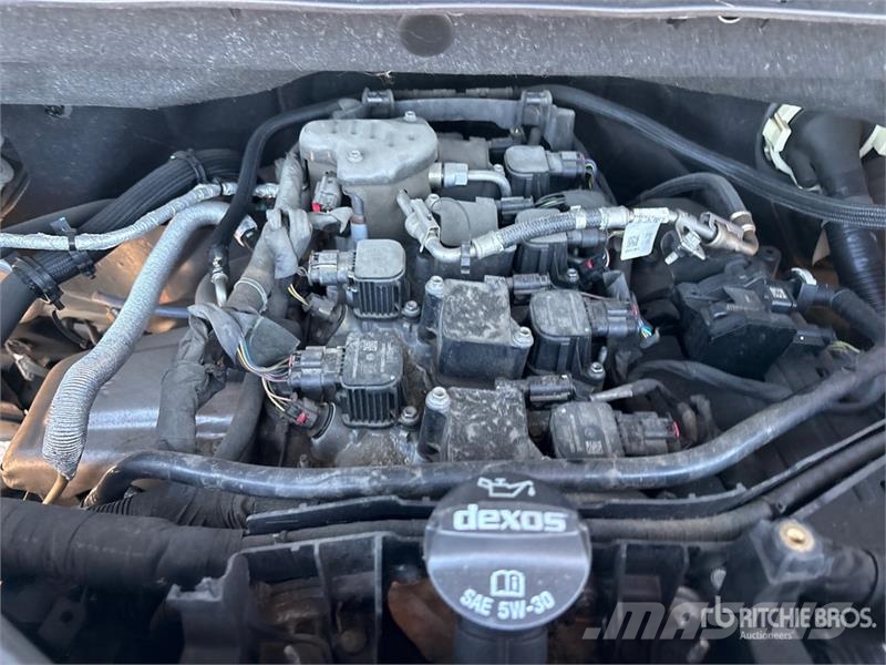 Chevrolet Silverado 1500 4x2 Crew Cab Pickup Прочие фургоны