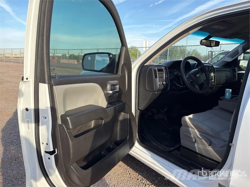 Chevrolet Silverado 1500 4x2 Crew Cab Pickup Други