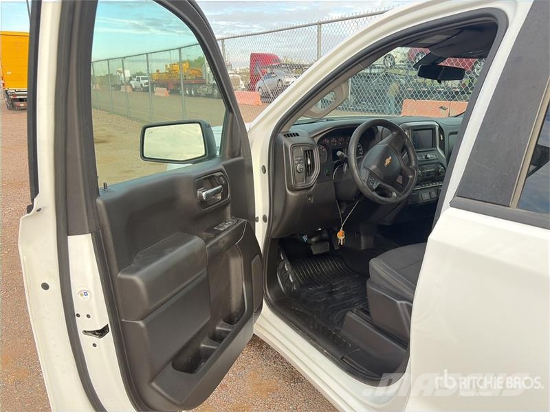 Chevrolet Silverado 1500 4x2 Crew Cab Pickup 其他