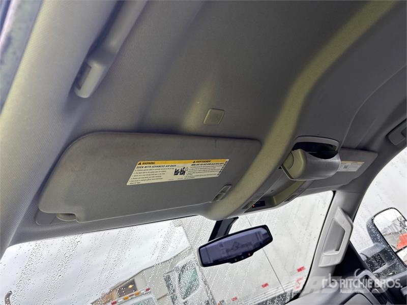 Chevrolet Silverado 1500 4x2 Crew Cab Pickup أخرى