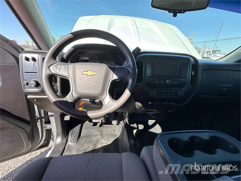 Chevrolet Silverado 1500 Custom 4x4 Extended Cab Pickup Drugi