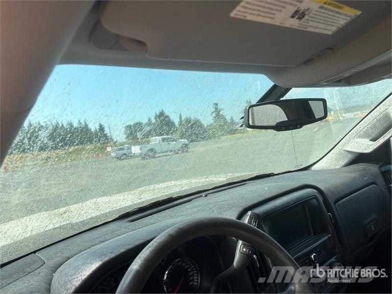 Chevrolet Silverado 1500 4x2 Extended Cab Pickup (Inoperable Muu