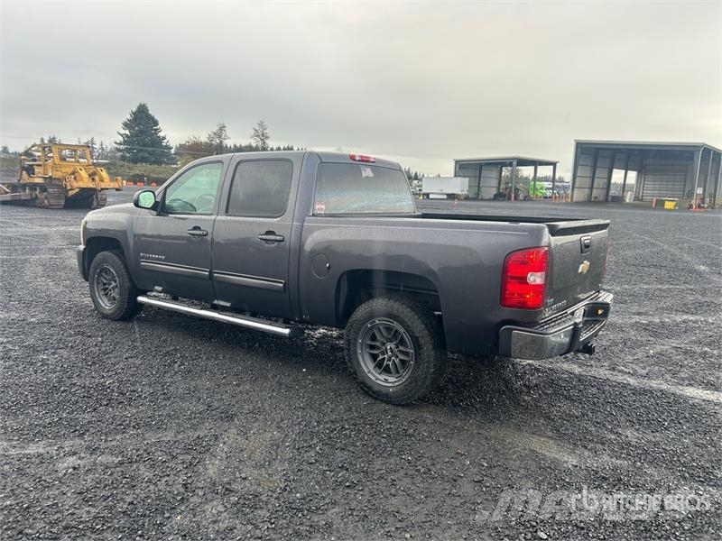 Chevrolet Silverado 1500 LTZ 4x4 Crew Cab Pickup Diger