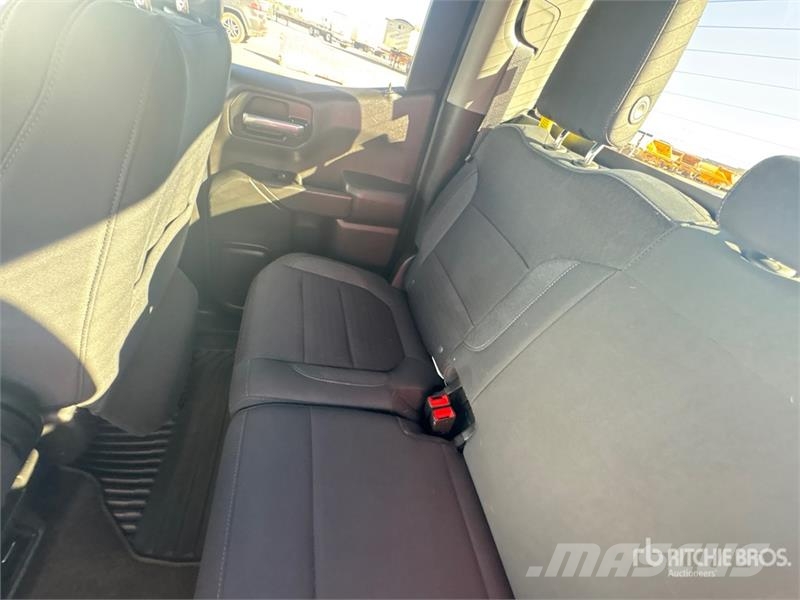 Chevrolet Silverado 1500 4x4 Extended Cab Pickup Otras furgonetas