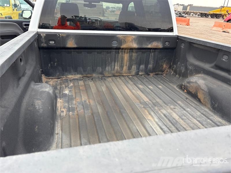 Chevrolet Silverado 1500 4x4 Crew Cab Pickup 其他