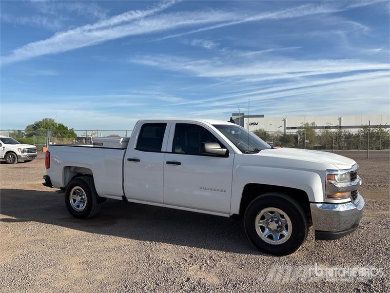 Chevrolet Silverado 1500 4x2 Crew Cab Pickup Други