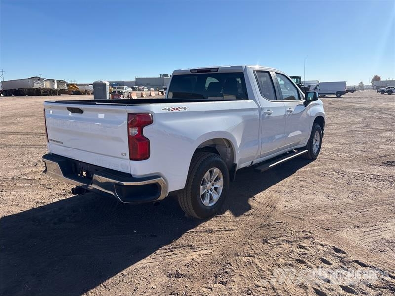 Chevrolet Silverado 1500 4x4 Extended Cab Pickup Otras furgonetas