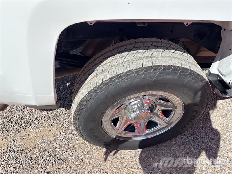 Chevrolet Silverado 1500 4x2 Crew Cab Pickup Ostalo