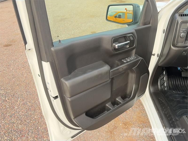 Chevrolet Silverado 1500 4x2 Crew Cab Pickup 其他