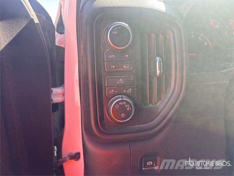 Chevrolet Silverado 1500 Custom 4x4 Extended Cab Pickup Άλλα Vans