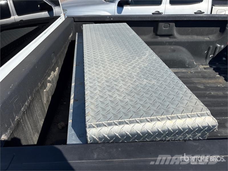 Chevrolet Silverado 1500 Custom 4x4 Extended Cab Pickup Drugi