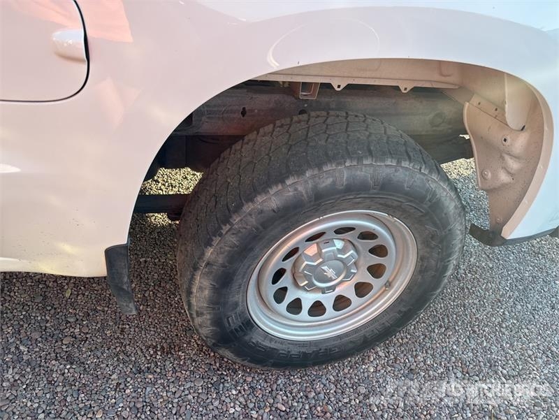 Chevrolet Silverado 1500 4x4 Crew Cab Pickup Άλλα Vans