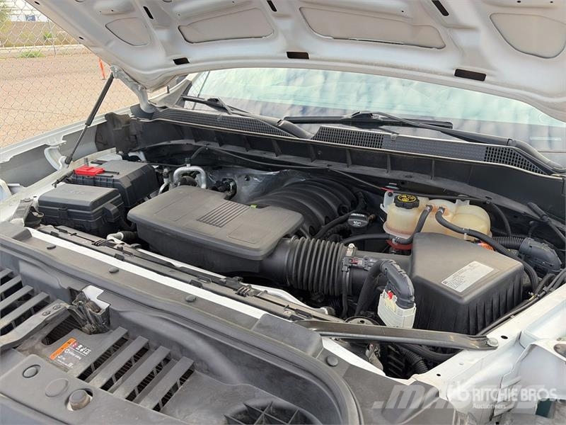Chevrolet Silverado 1500 4x2 Crew Cab Pickup 其他