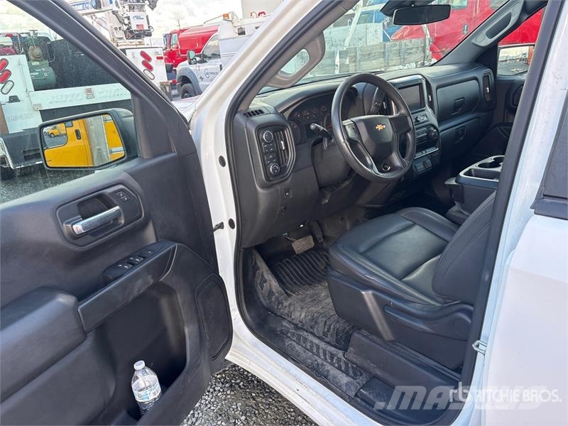 Chevrolet Silverado 1500 4x4 Crew Cab Pickup Інше