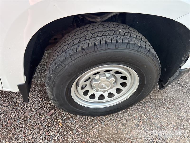 Chevrolet Silverado 1500 4x4 Crew Cab Pickup 其他