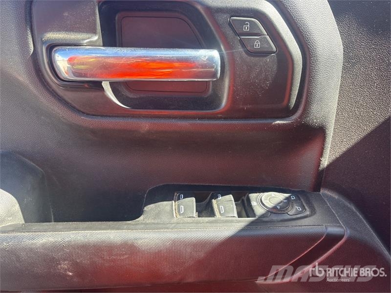 Chevrolet Silverado 1500 Custom 4x4 Extended Cab Pickup Άλλα Vans