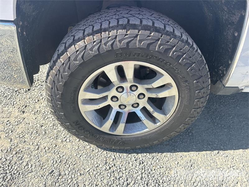 Chevrolet Silverado 1500 4x4 Crew Cab Pickup その他